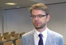 Tylko 12 proc. uczniów korzysta z internetu podczas lekcji. 75 tys. nauczycieli będzie się szkolić, jak lepiej wykorzystywać technologię w szkole