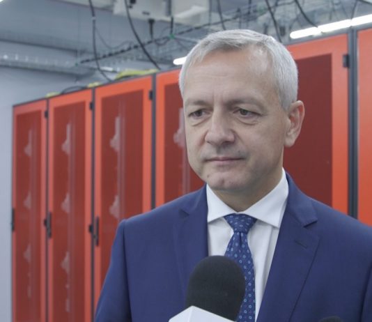 Polskie szkoły już niebawem z dostępem do szybkiego internetu. Umożliwi to uruchomione właśnie centrum danych