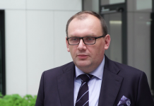 Ruch w biurach sprzedaży mieszkań powraca do poziomów sprzed pandemii. Nie ma co liczyć na spadki cen