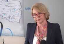 Pracodawcy coraz częściej testują swoich pracowników na koronawirusa. Z szybkich testów korzystają m.in. fabryki czy plany filmowe