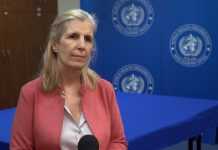 WHO w Polsce: Do 2022 roku możliwe jest zaszczepienie wszystkich ludzi na świecie. Do tego czasu tylko przestrzeganie restrykcji może pomóc zatrzymać pandemię