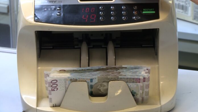 868-banknoty-500-zl-liczarka