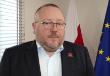 Coraz większy popyt na pracowników z branży IT. Firmy technologiczne stawiają na kształcenie kadr