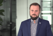 Planowane kontrakty i inwestycje wzmocnią relacje polsko-amerykańskie. Zmiana obozów rządzących w jednym lub obu krajach nie powinna im zagrozić