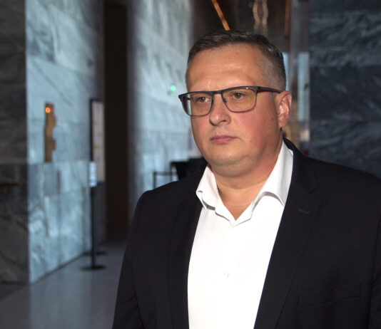 Sektor budowlany coraz bardziej skupia się na celach dekarbonizacji. Firmom potrzebne jest jednak wsparcie finansowe i legislacyjne