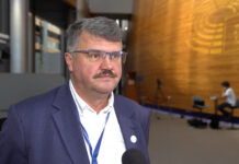 M. Wąsik: Napływ nielegalnych migrantów zagrożeniem dla granicy strefy Schengen. Potrzebne są walka z przemytnikami i twarda obrona granic